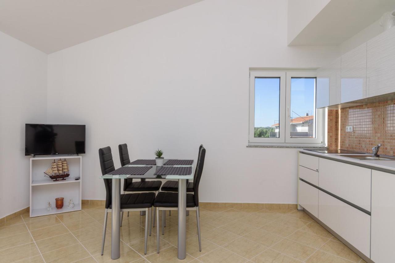 Apartmani Emil Trogir Exterior foto