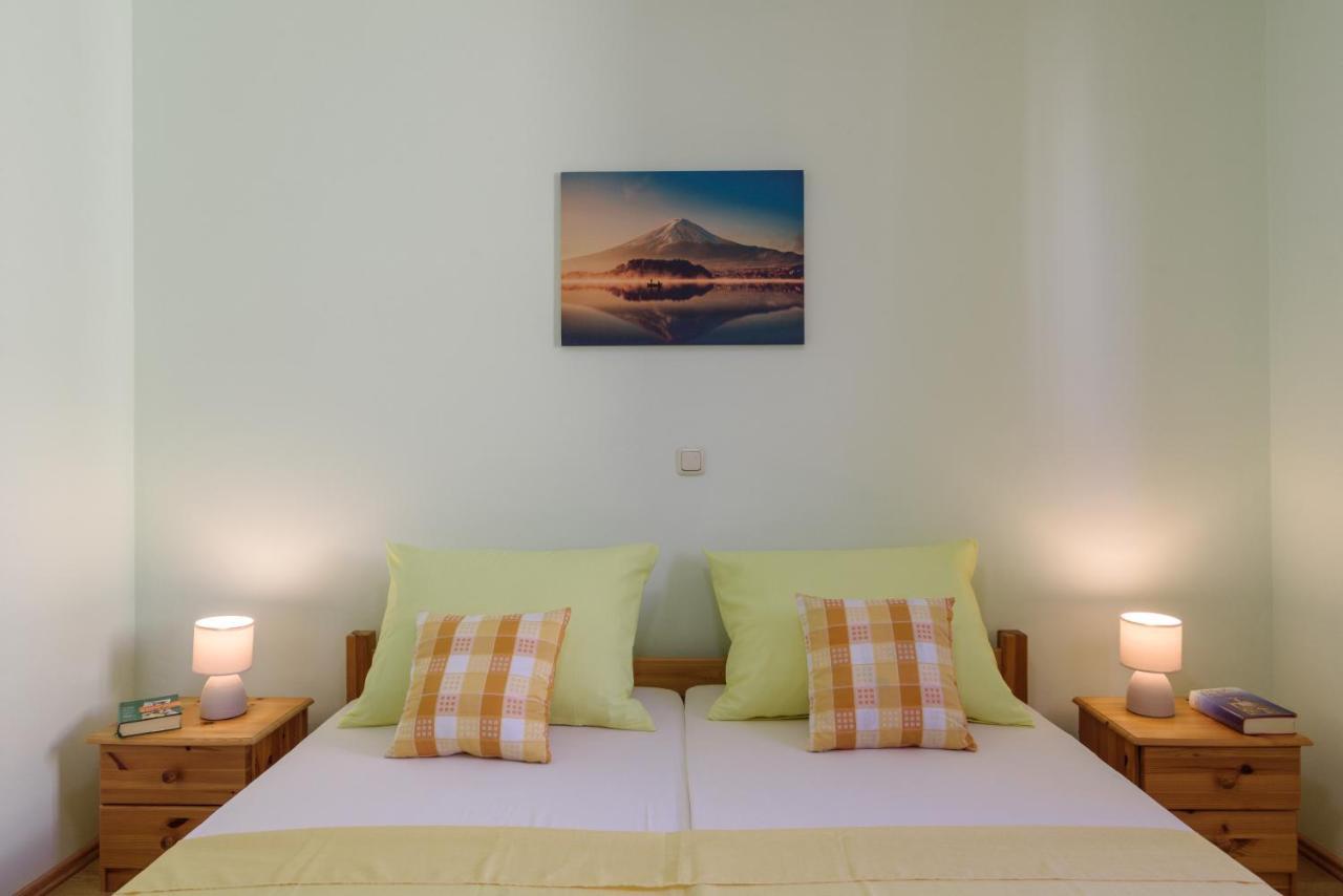 Apartmani Emil Trogir Exterior foto
