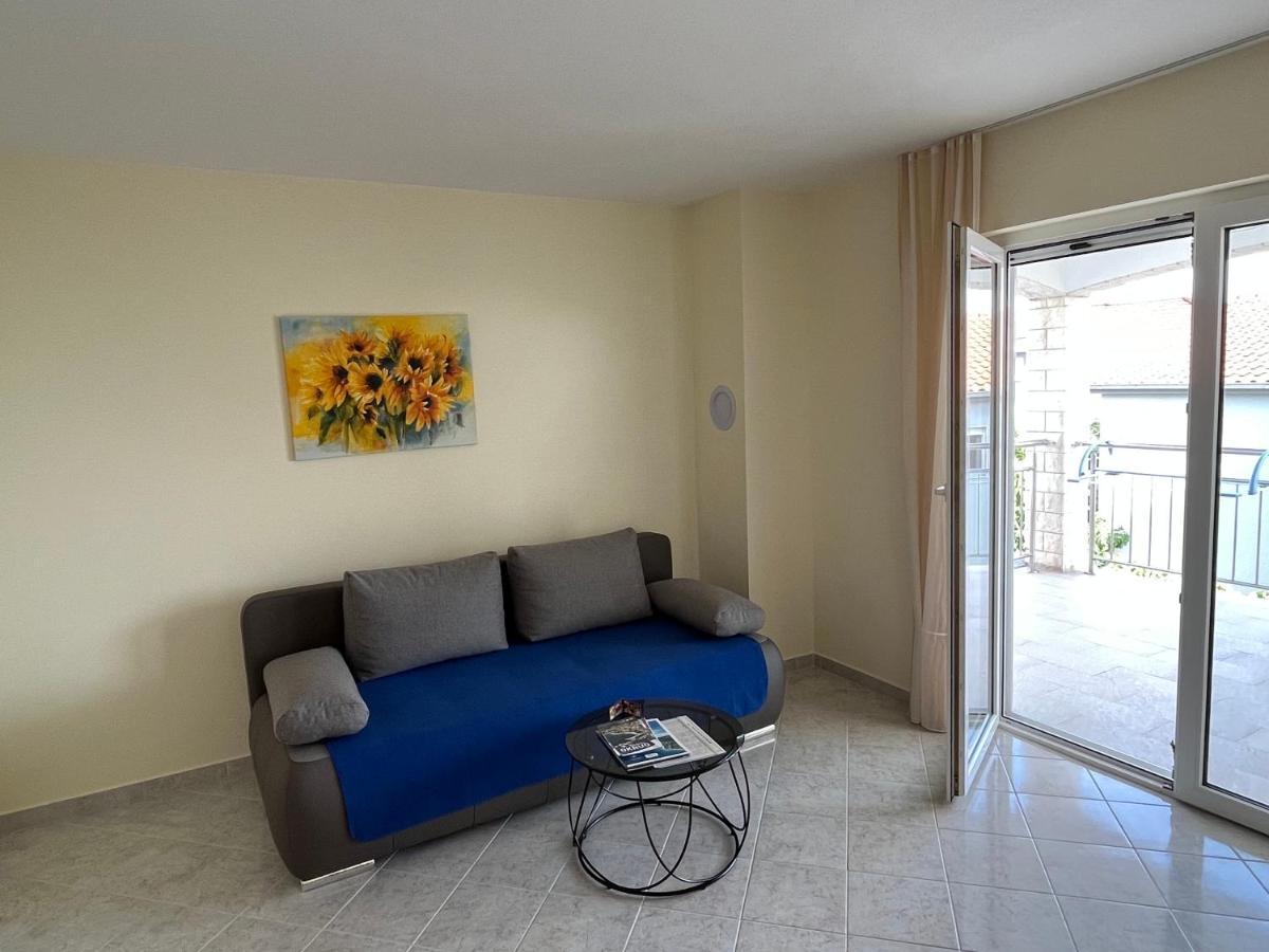 Apartmani Emil Trogir Exterior foto